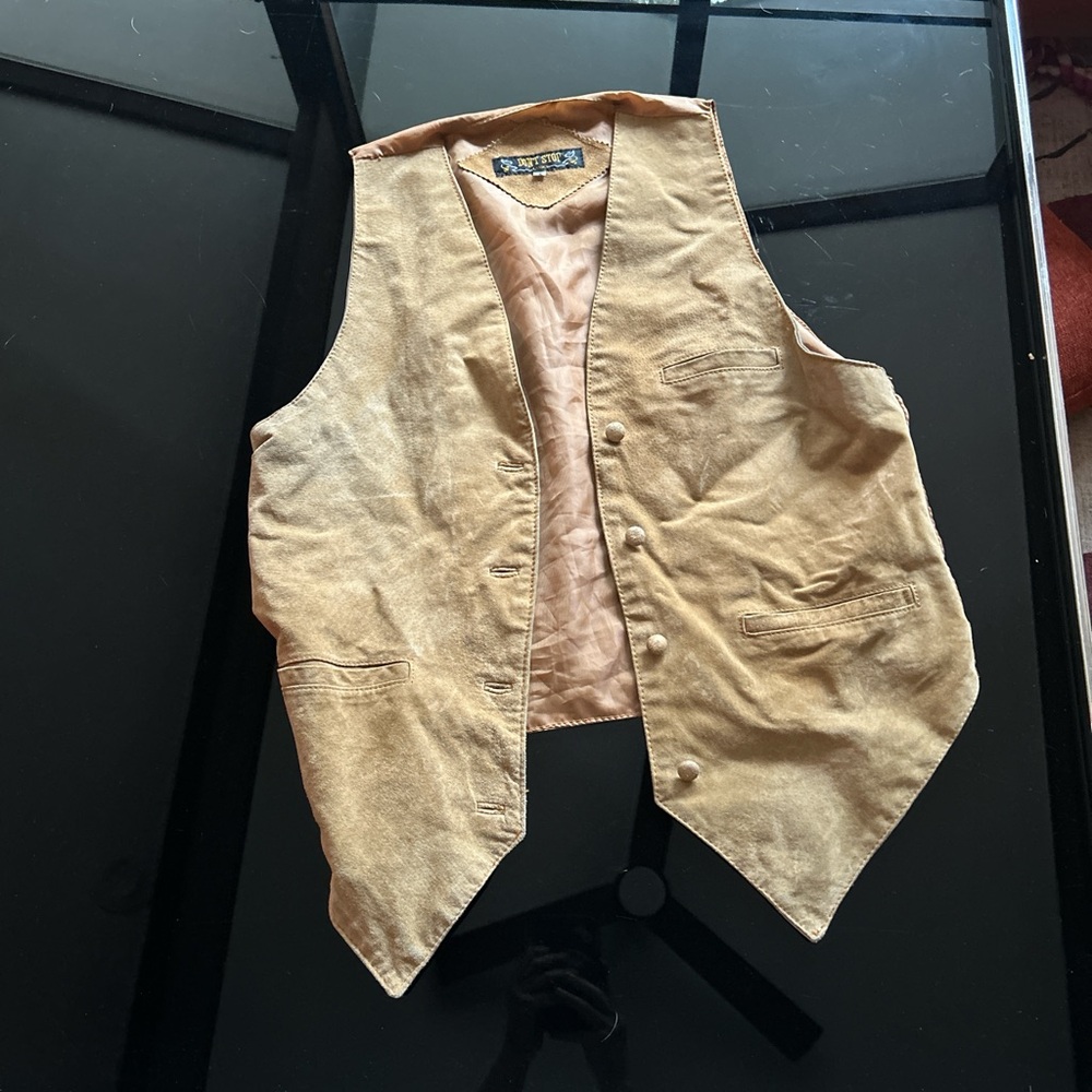 Tan suede vest perfect for a western night